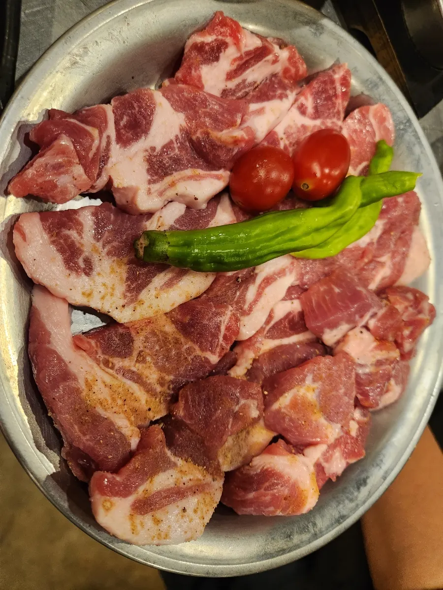 Diced beef shoulder cut into cube shapes