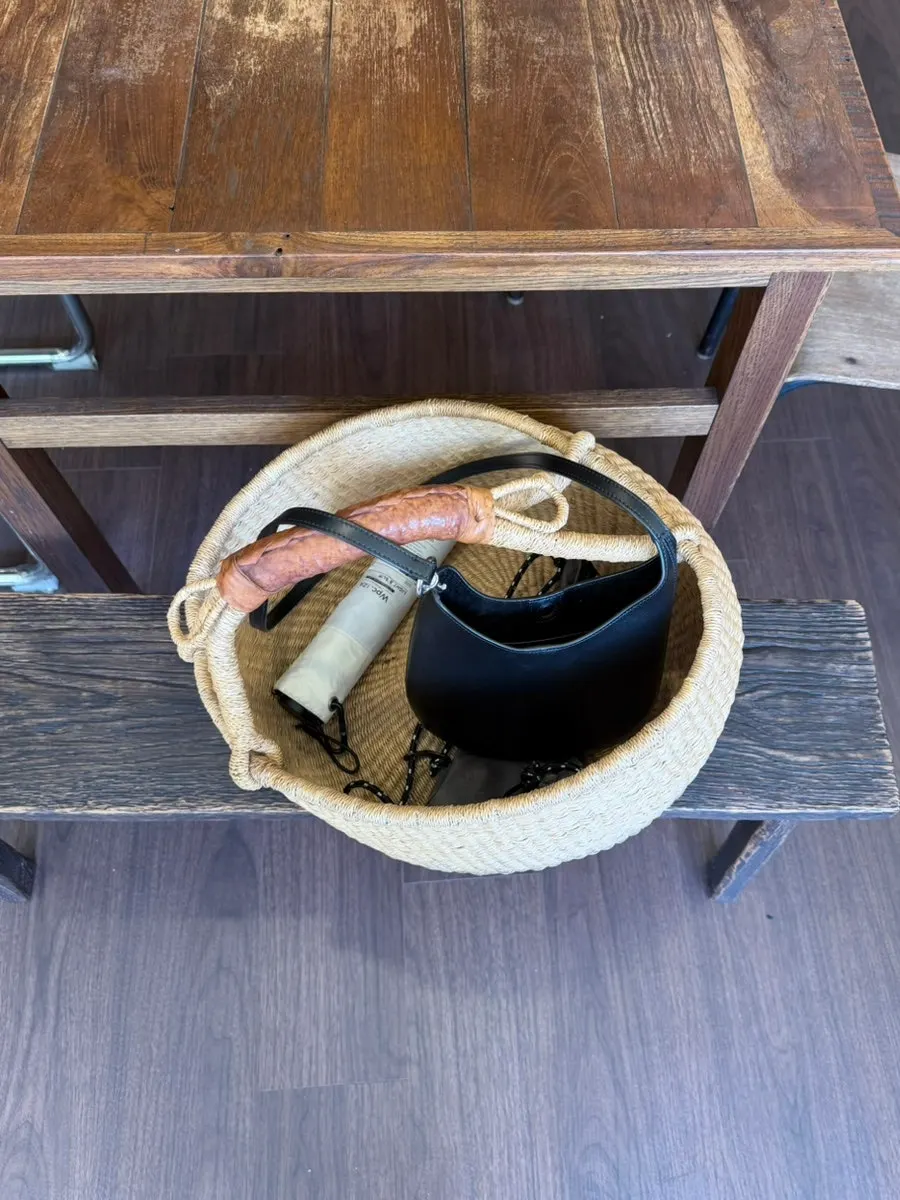 Sarugak20 table seating with wide spacing