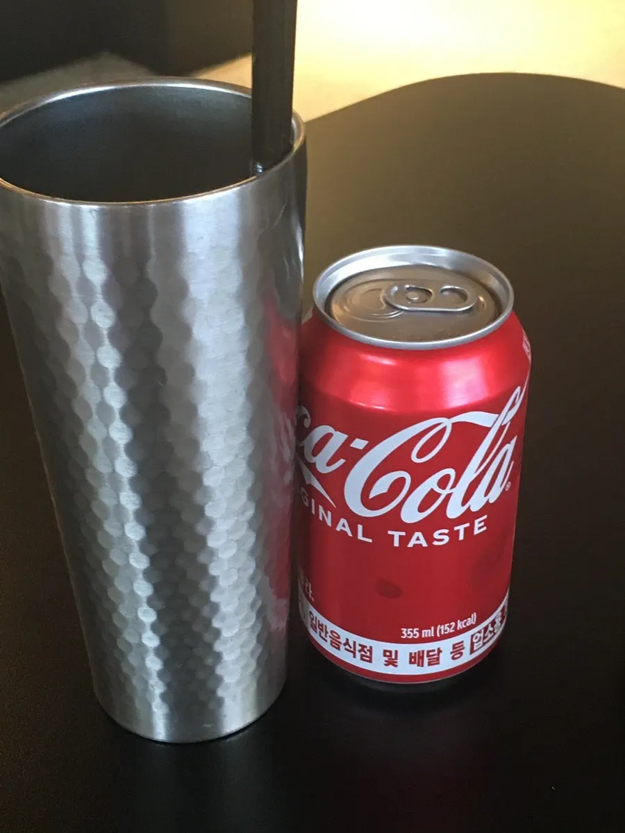 食事と一緒に注文したコカ・コーラ