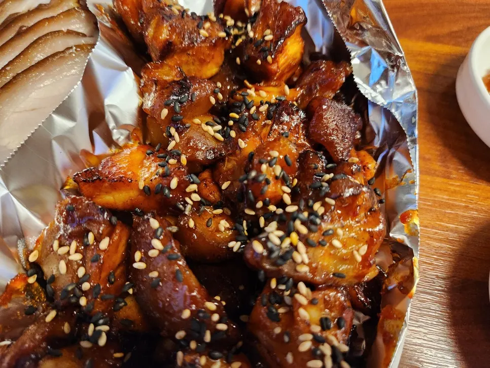 Plate of partially eaten spicy jokbal
