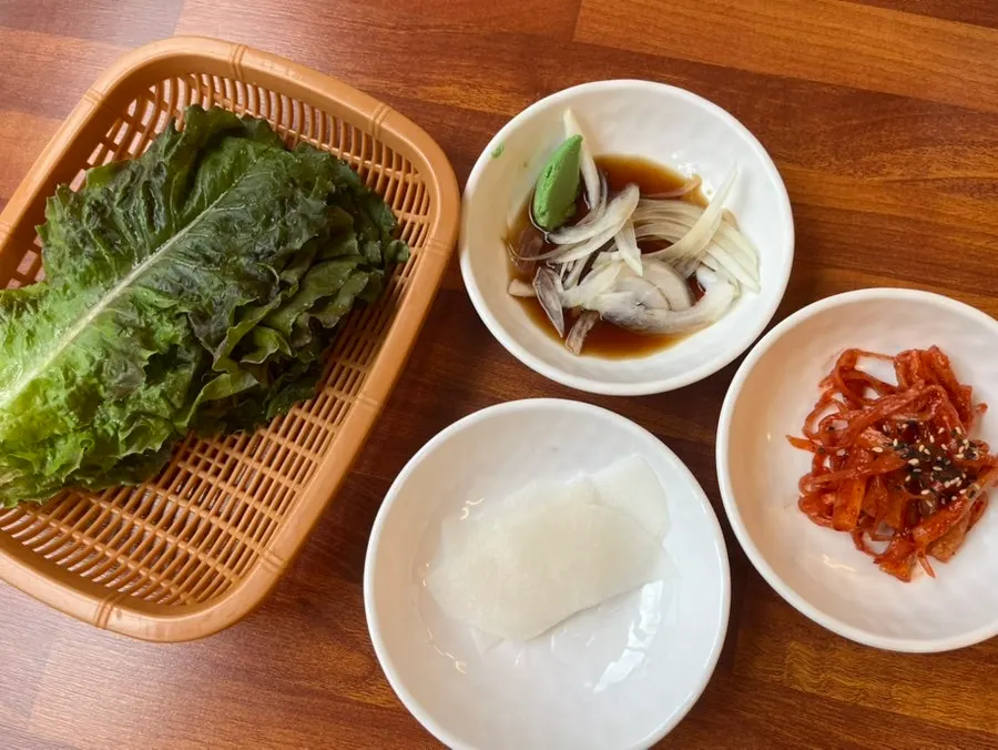 기본찬을 담을 수 있는 셀프바
