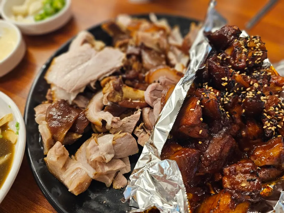 Spicy sauced jokbal (bulljokbal)