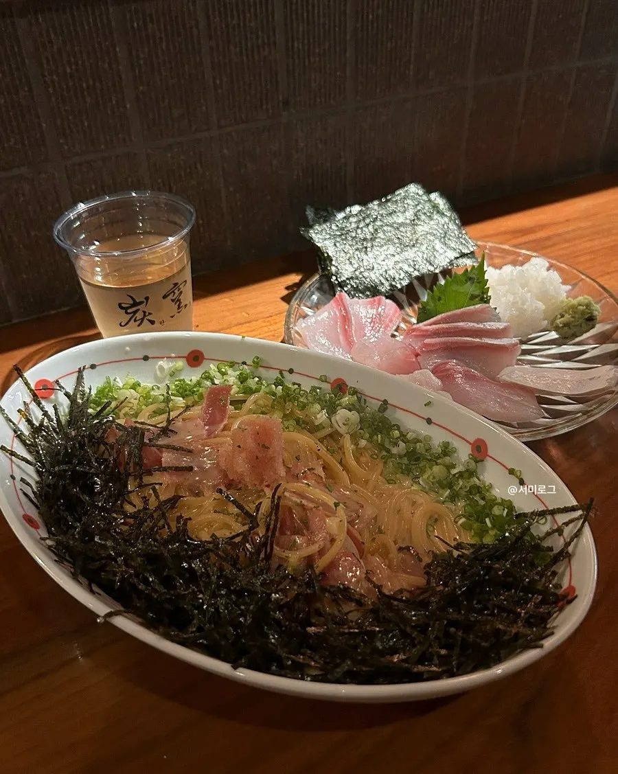 Side-dish table alongside the soju
