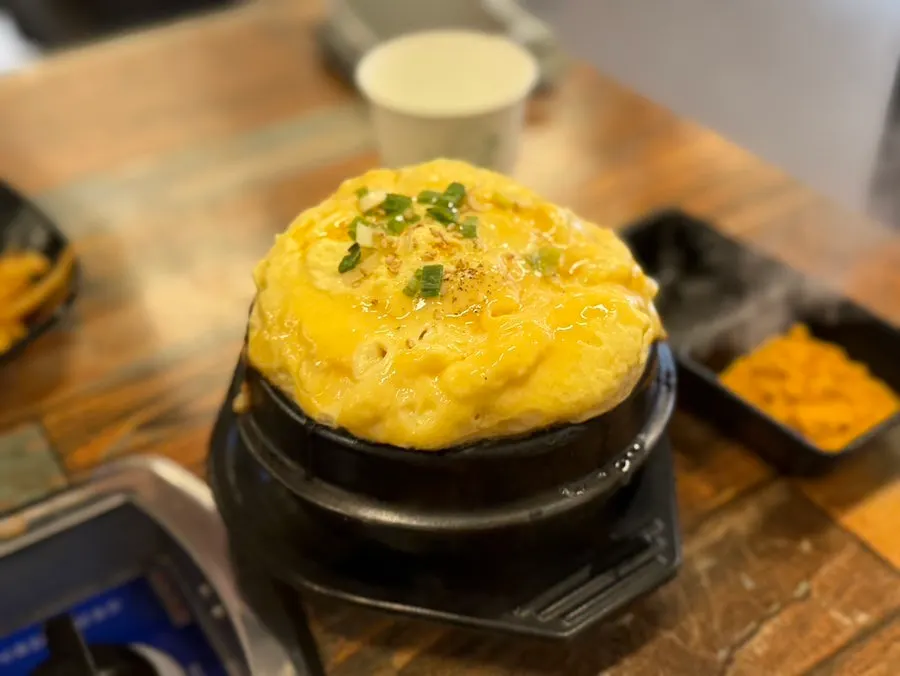 こんがりと焼けた薄切りクドゥルデペ