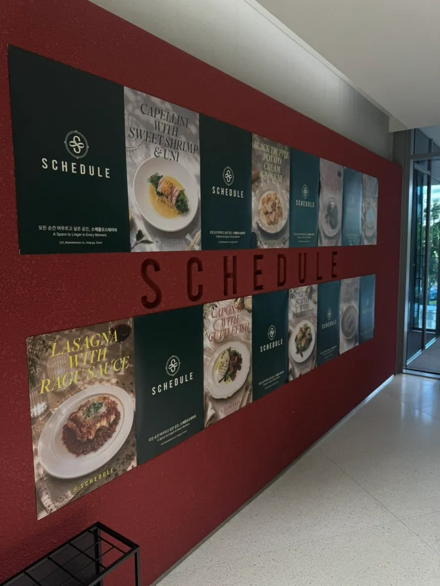 Atmosphere at the 2nd-floor entrance of Schedule Osteria