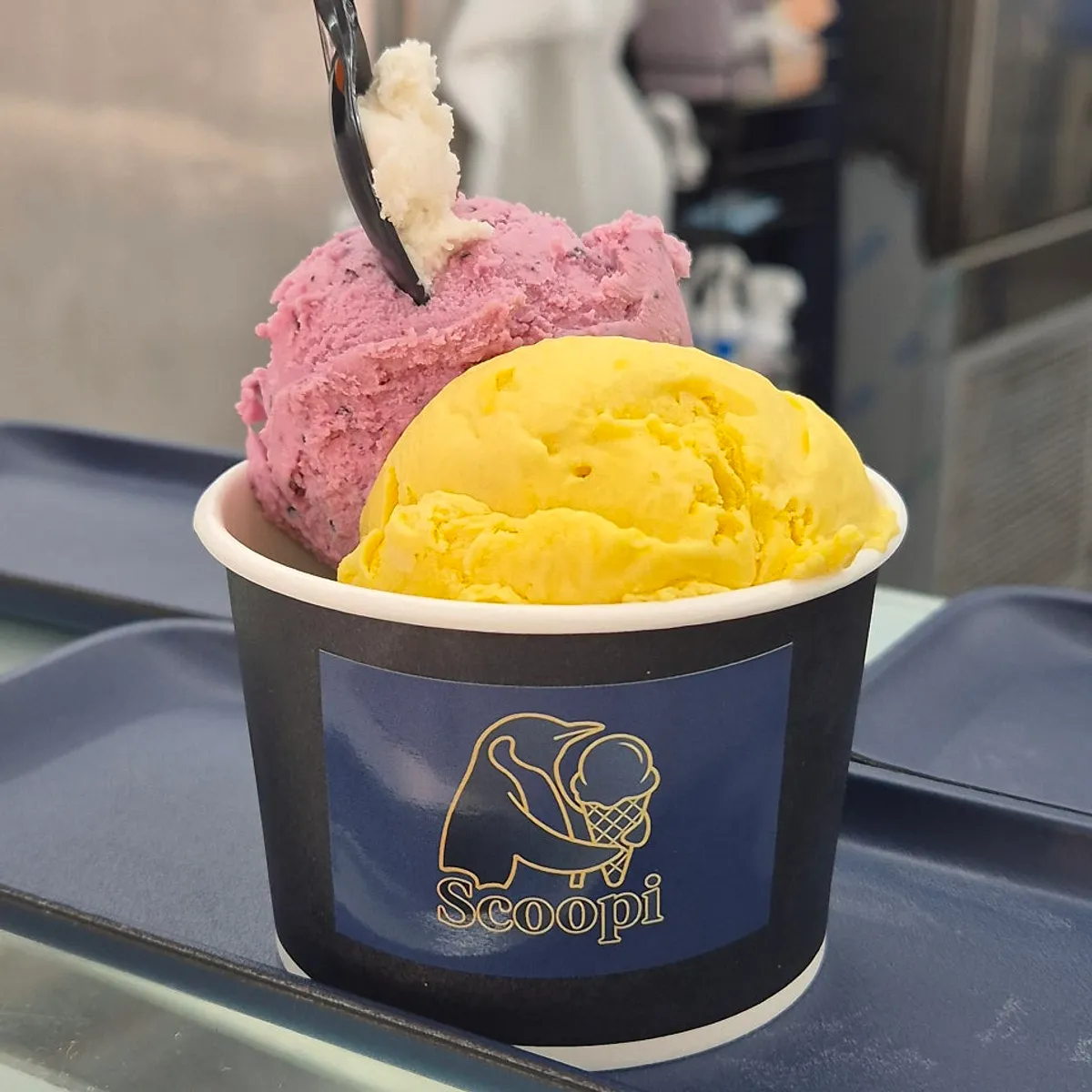 트리플 스쿠피 세 가지 맛과 맛보기 한 스푼