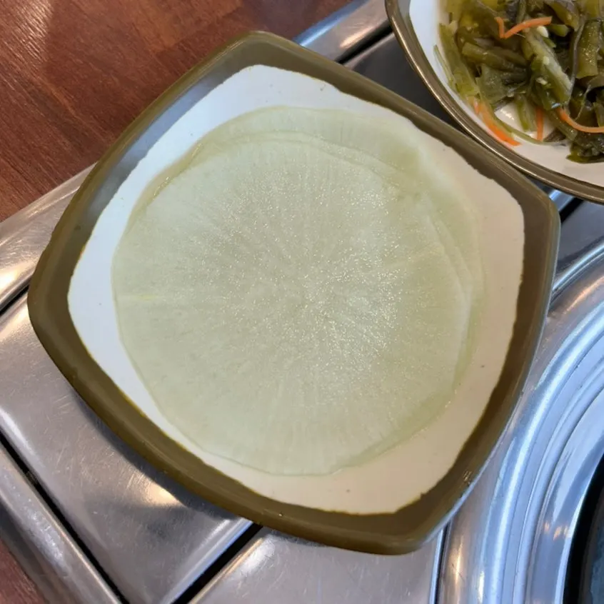 함께 나온 밑반찬 구성