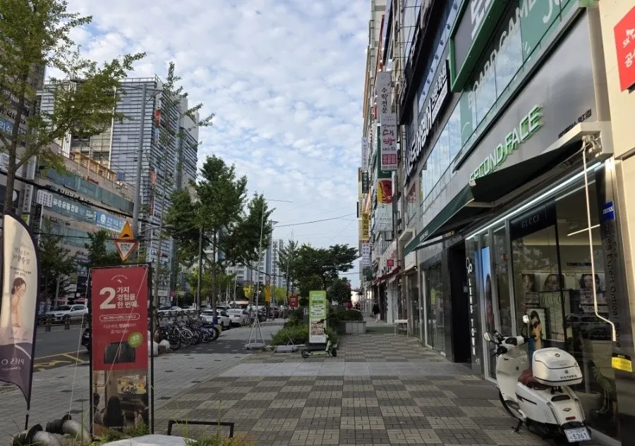 세컨페이스 명지점 매장 내부