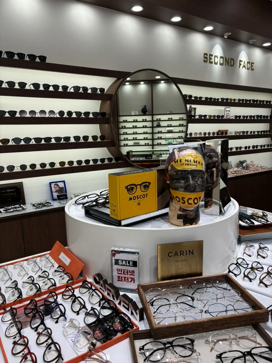 Spacious, clean interior of Second Face Jukjeon Branch
