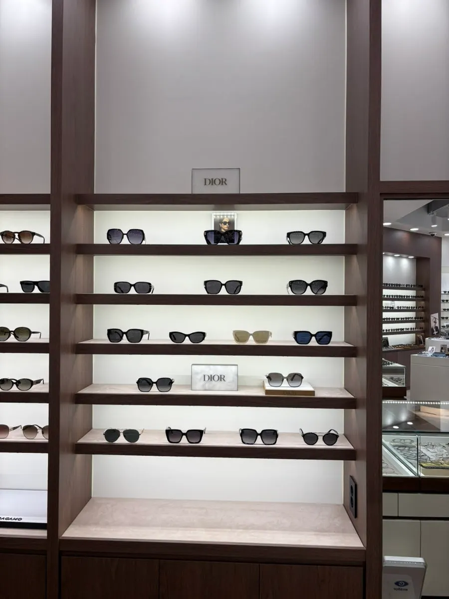 Total brand frame display area