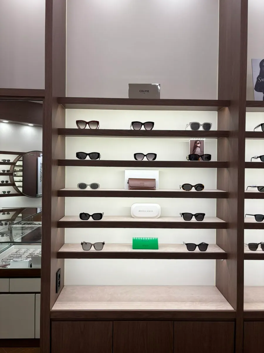 Korean brand frame display