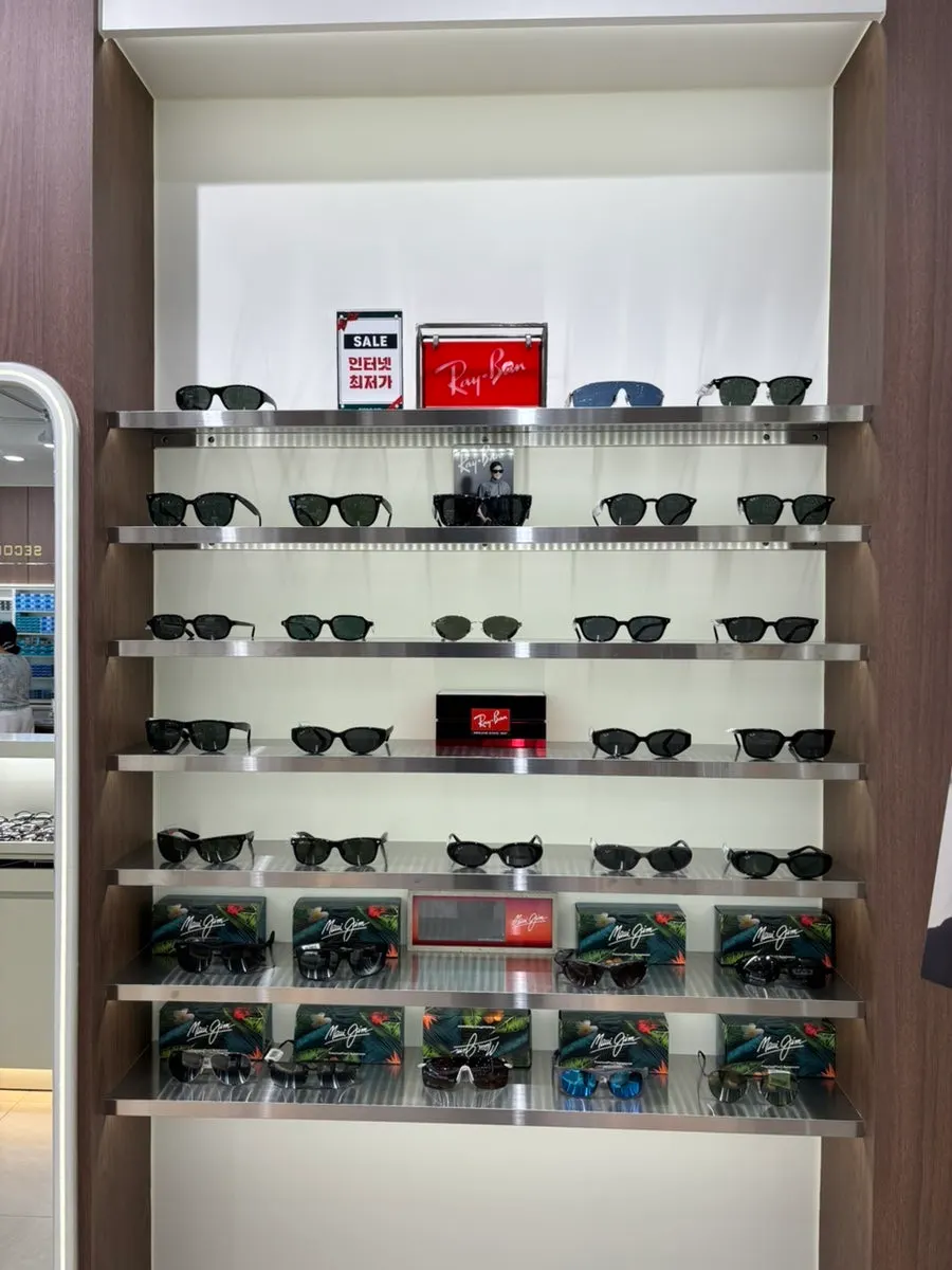 Sports and outdoor sunglasses display