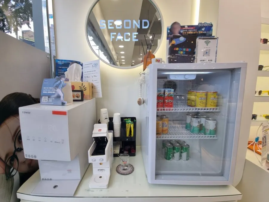 Frame display featuring a variety of brands