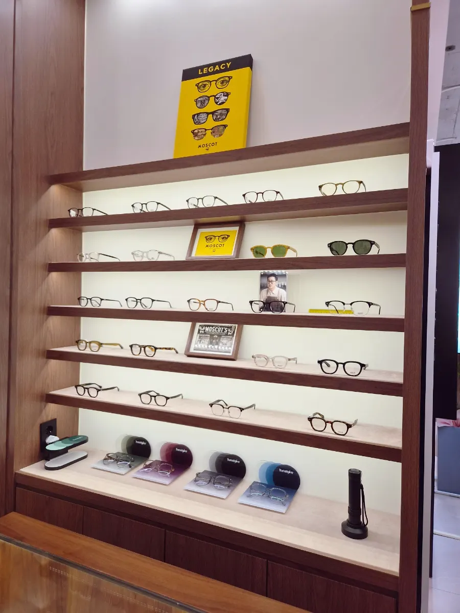 Sunglasses brand display corner
