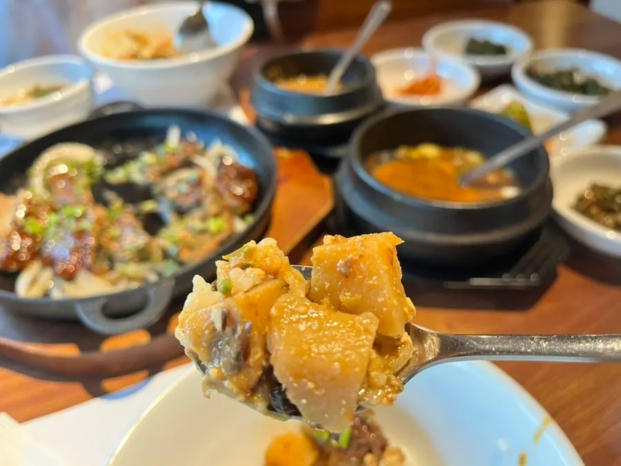 함께 나온 된장찌개