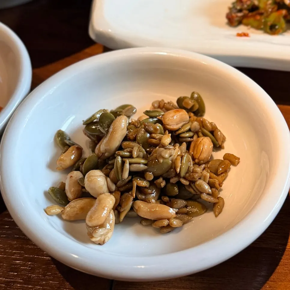 Salad and dubu-kimchi side dishes
