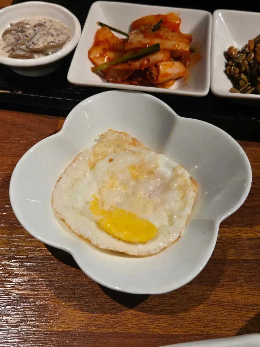 식사를 마친 밥꽃한상 테이블