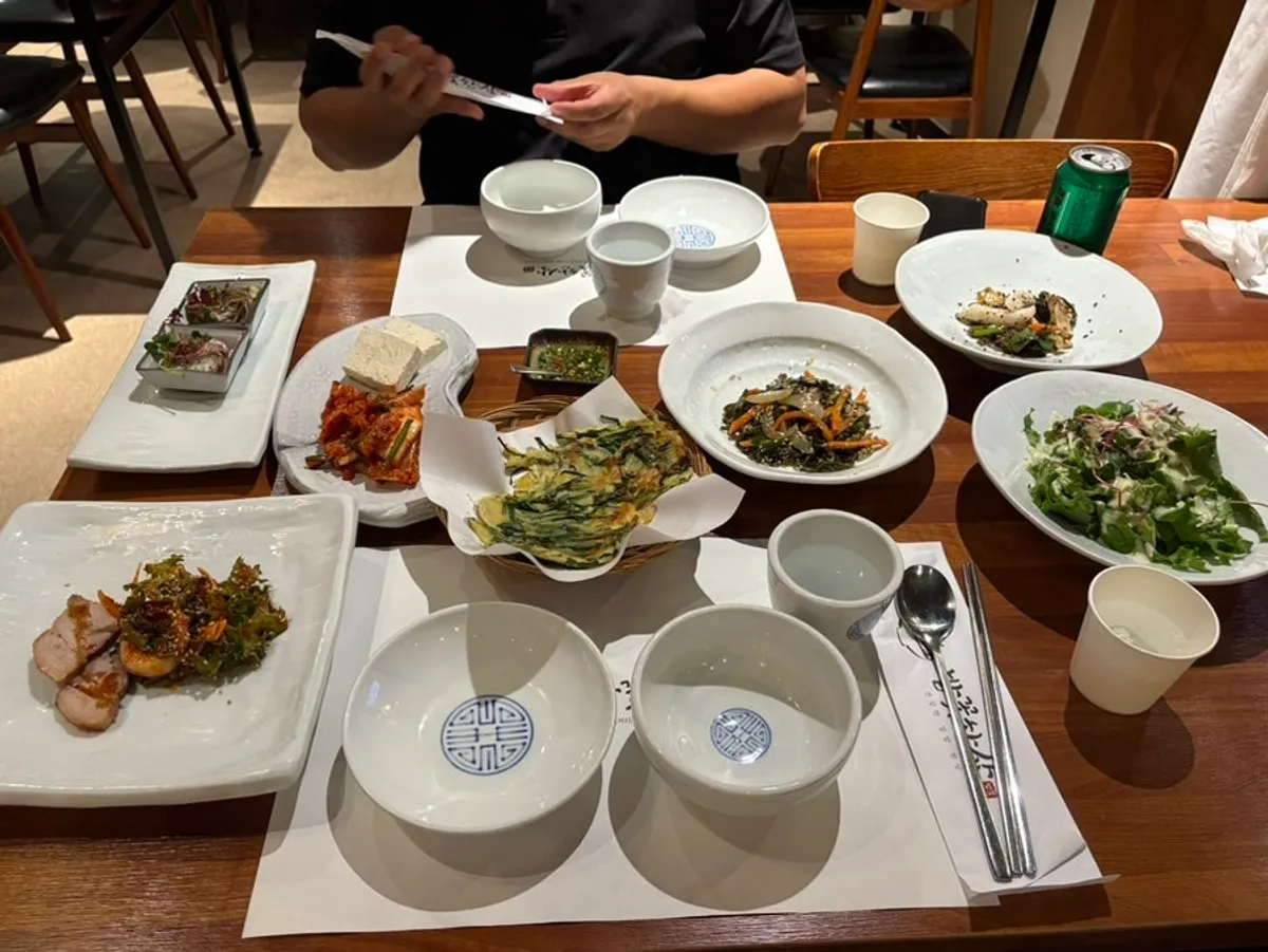밥꽃특선 2인상 기본찬 한 상 차림
