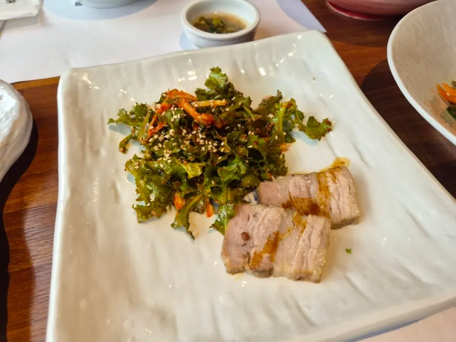 밥꽃특선 수육 반찬