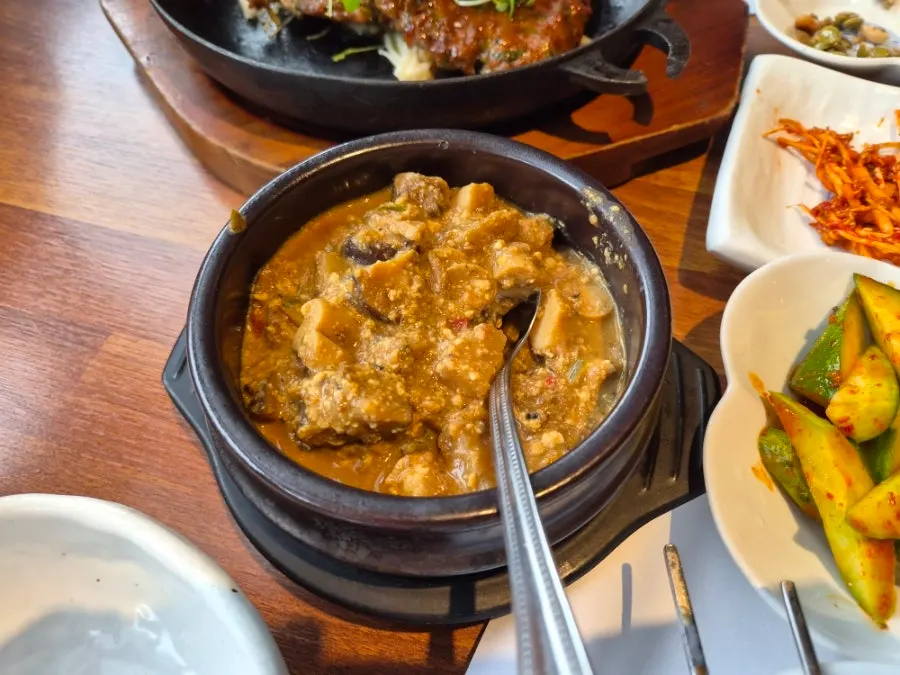 버섯이 듬뿍 든 강된장