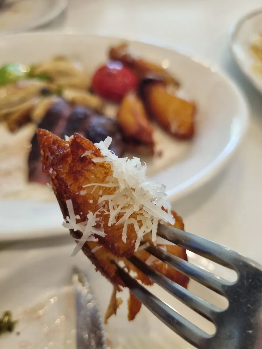 Aglio olio pasta on a plate