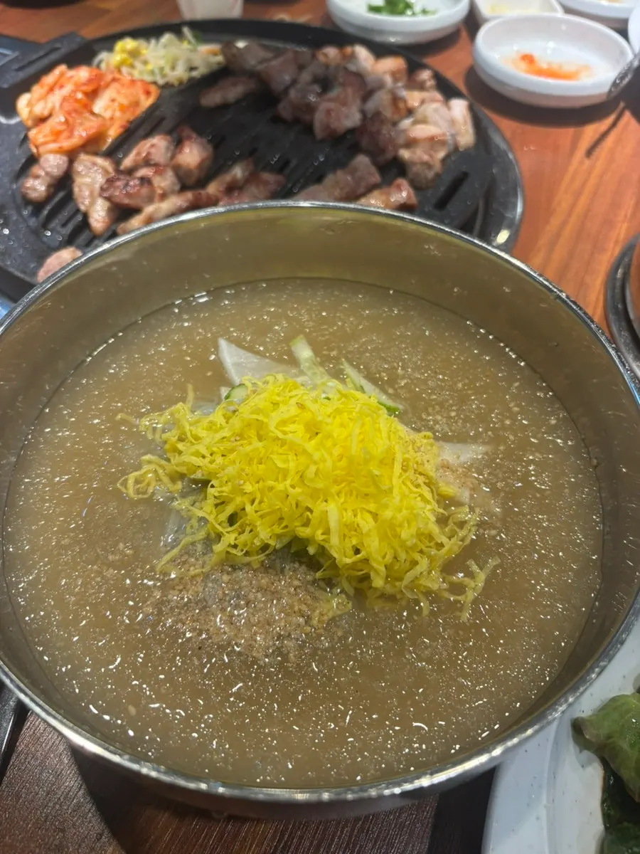 끓고 있는 한마음 된장찌개