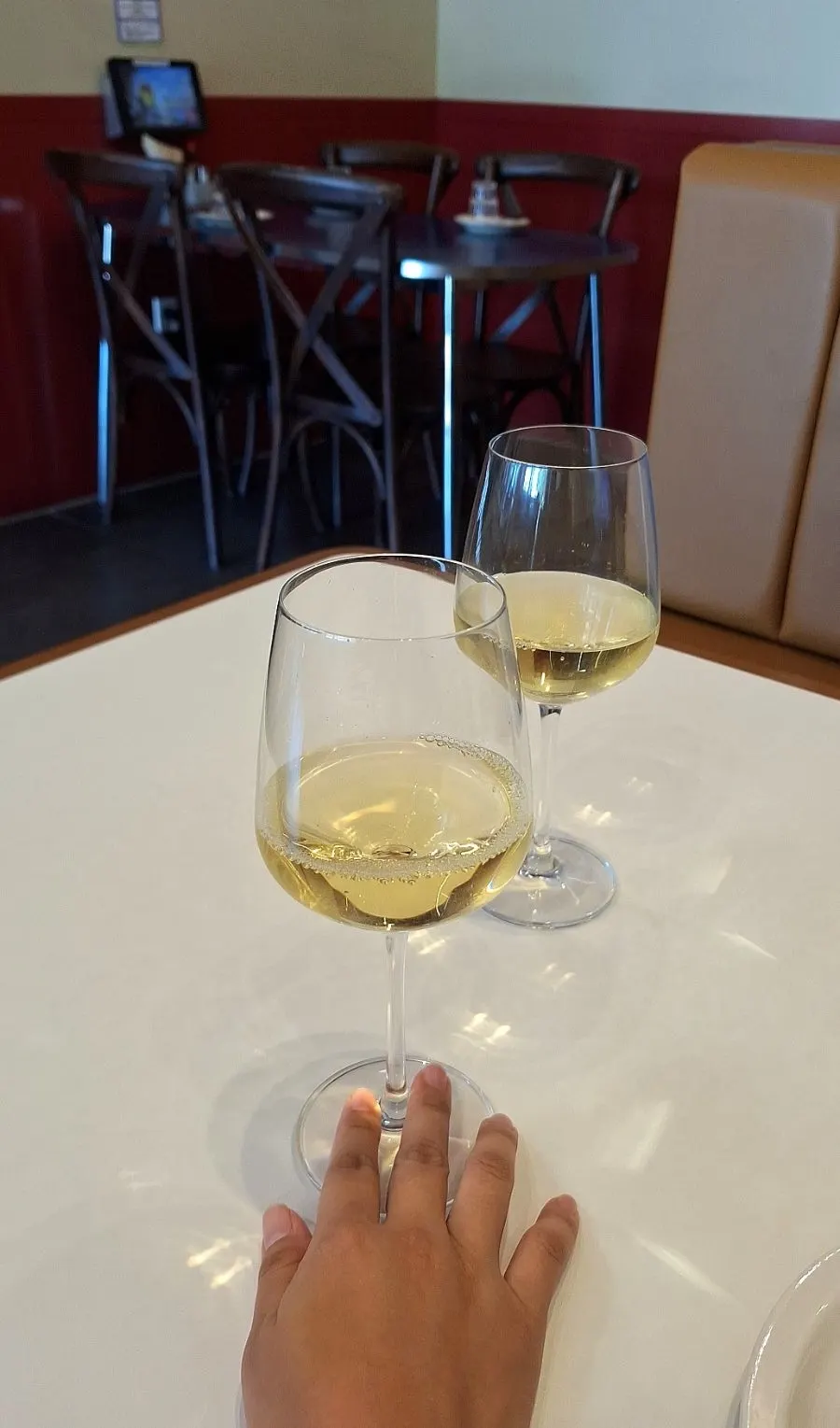 Non-alcoholic white wine ordered with the lunch set