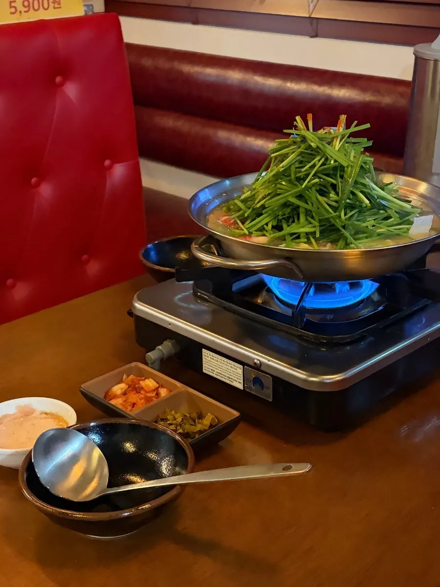 모츠모 세종도담점 테이블 마무리 모습