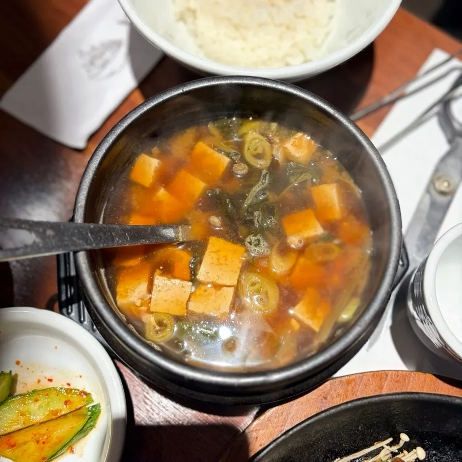 바삭하게 부쳐진 부추전