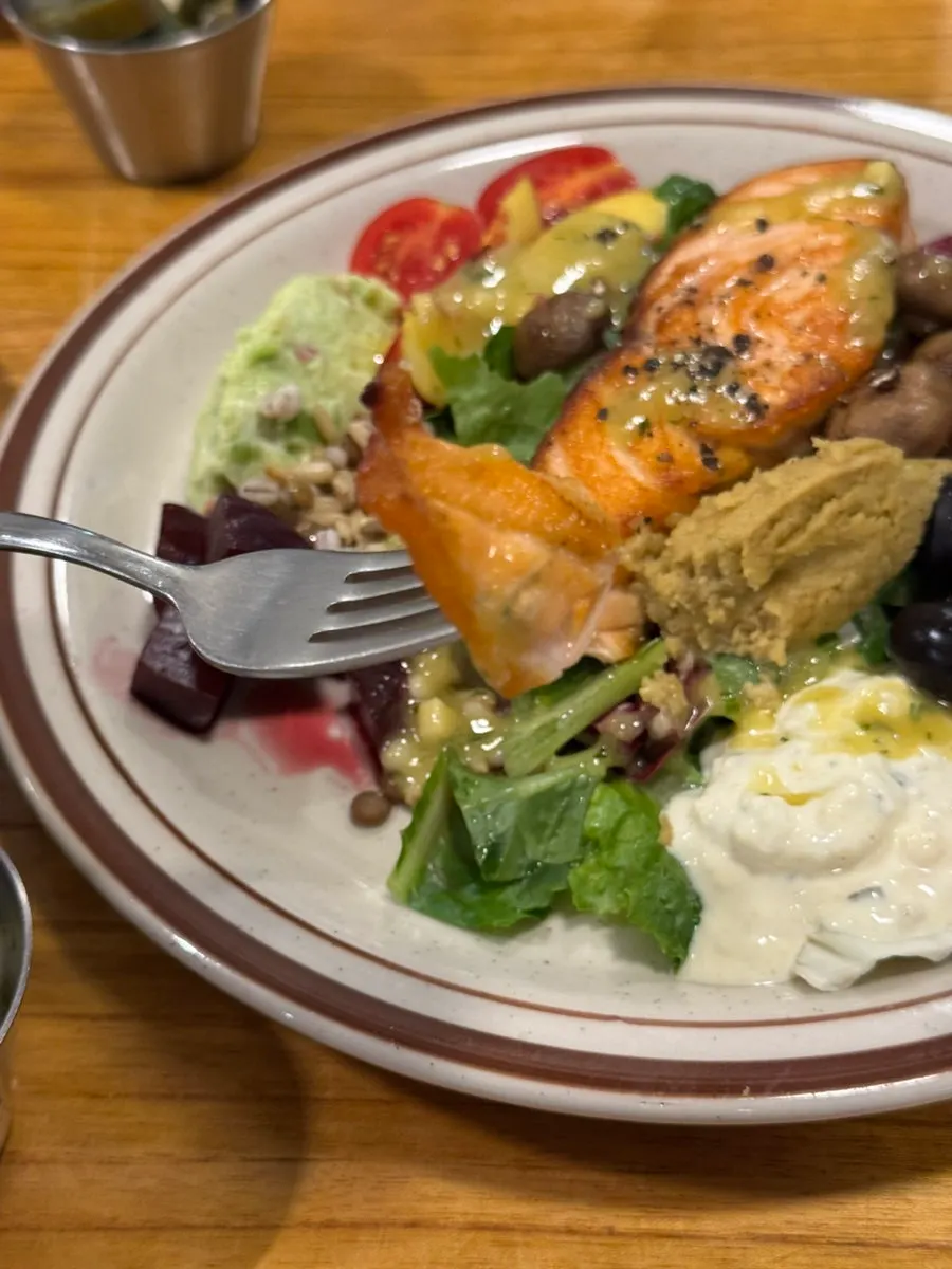 A cross-section of the garden salad with its 16 ingredients