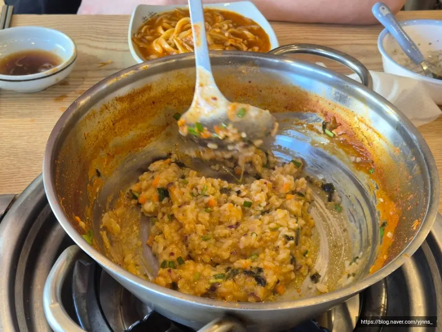 Egg porridge cooked at the end of the meal
