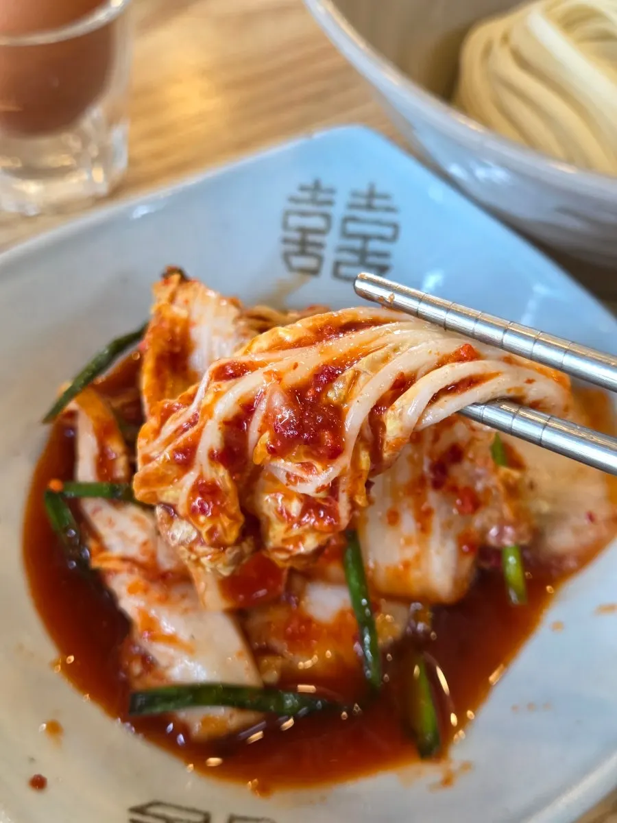 Assorted vegetables and mushrooms with Jeonju-style fresh-cut kimchi