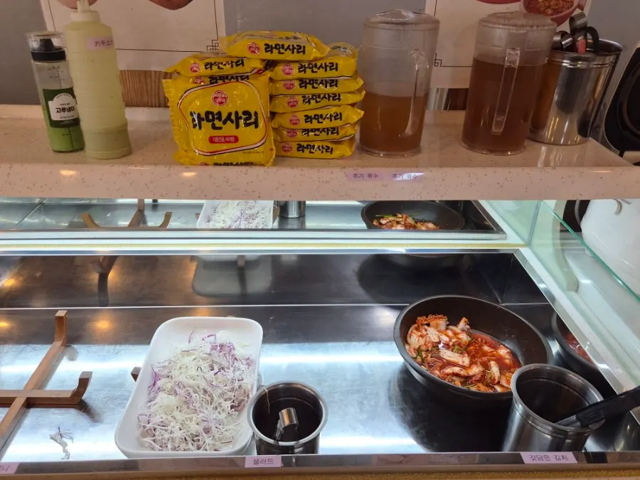 Self-bar with side dishes and noodles