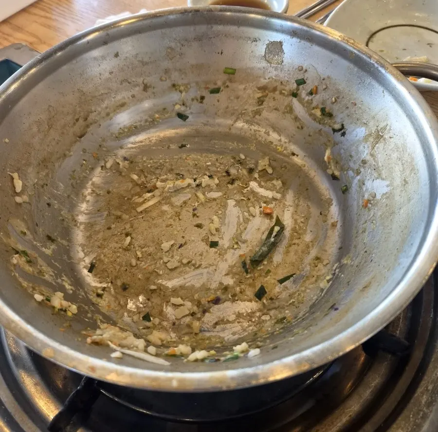 Vegetable porridge cooked with egg stirred in