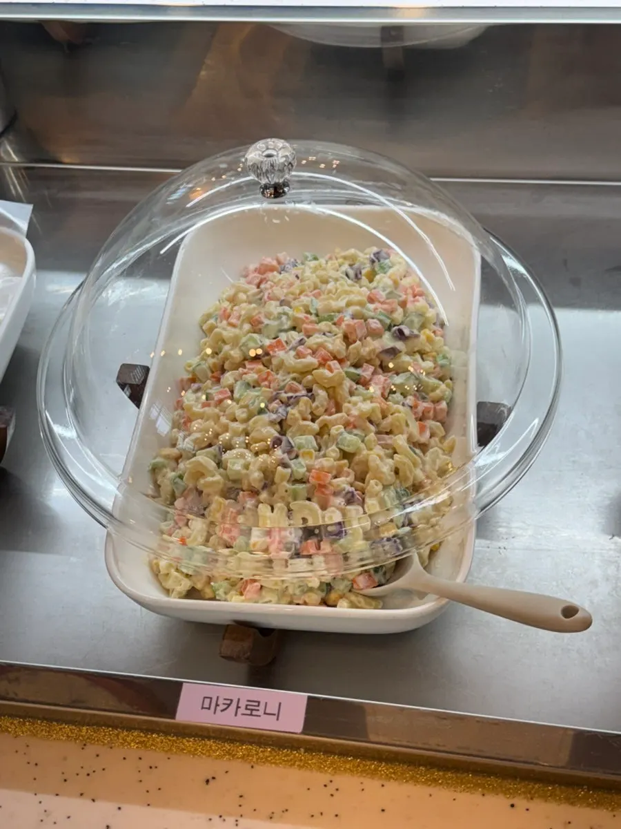 Finished bowl of shabu kalguksu fried rice