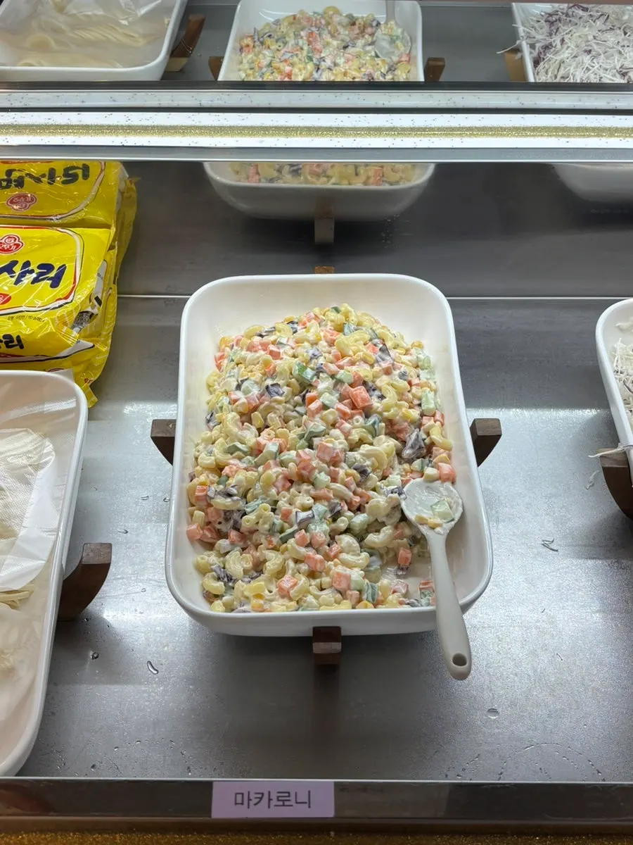 Free kalguksu and ramyeon noodle refill station