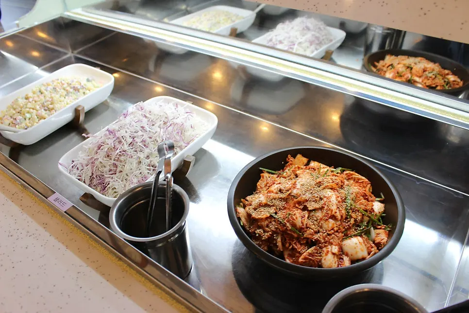 Side-dish self-service bar for guests