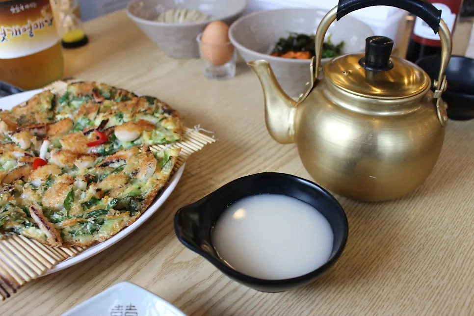 Makgeolli provided with an order of pajeon