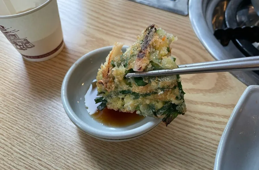 Makgeolli paired with seafood pajeon