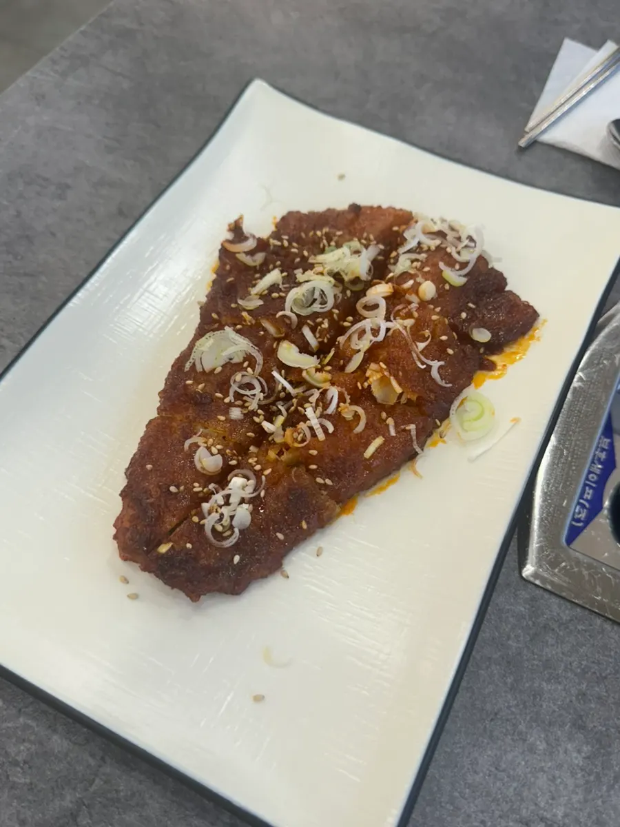 불 위에서 끓고 있는 김치찌개