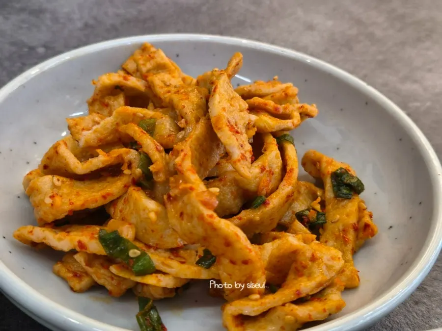 끓기 시작한 갈비 김치찌개