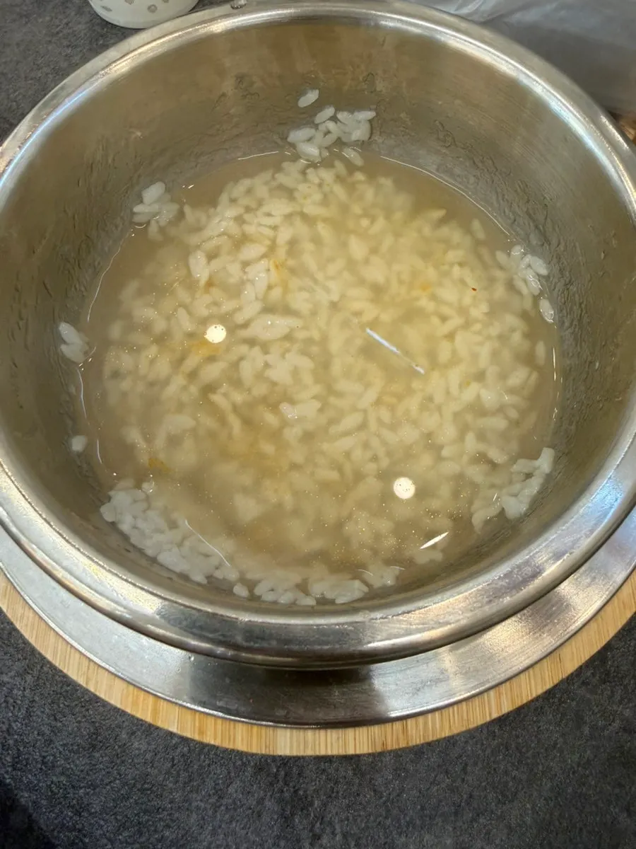 Glossy pot rice