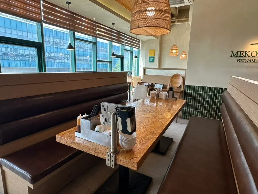 Indoor route leading to the third-floor restaurant