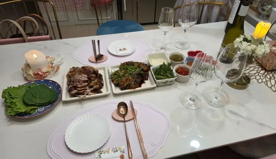 Jokbal table setting at Cheongmigwan Sejong Naseong Main Branch