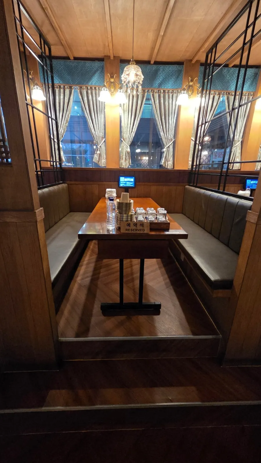 Wood-toned interior of Cheongmigwan