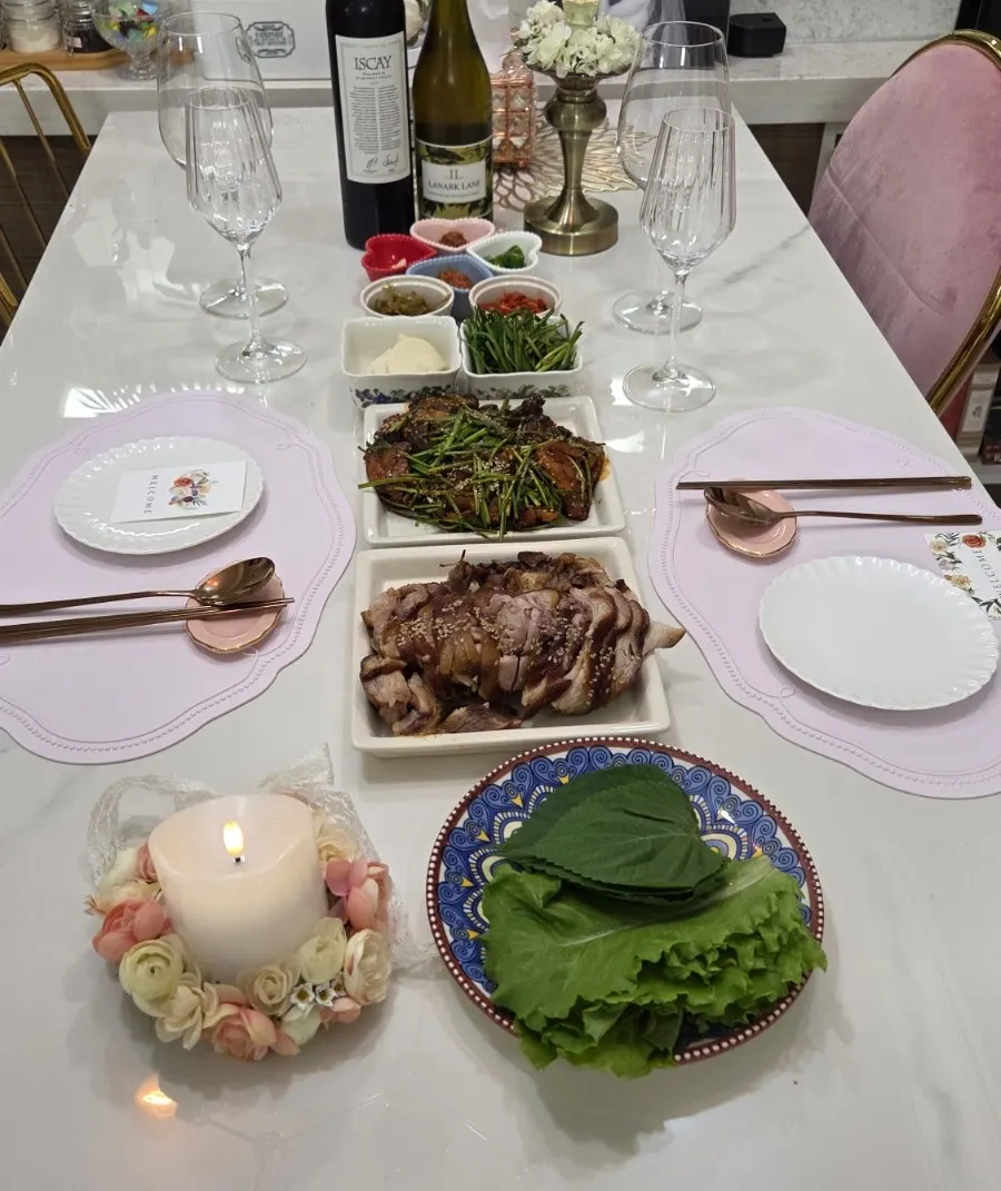 A beautifully plated jokbal dish