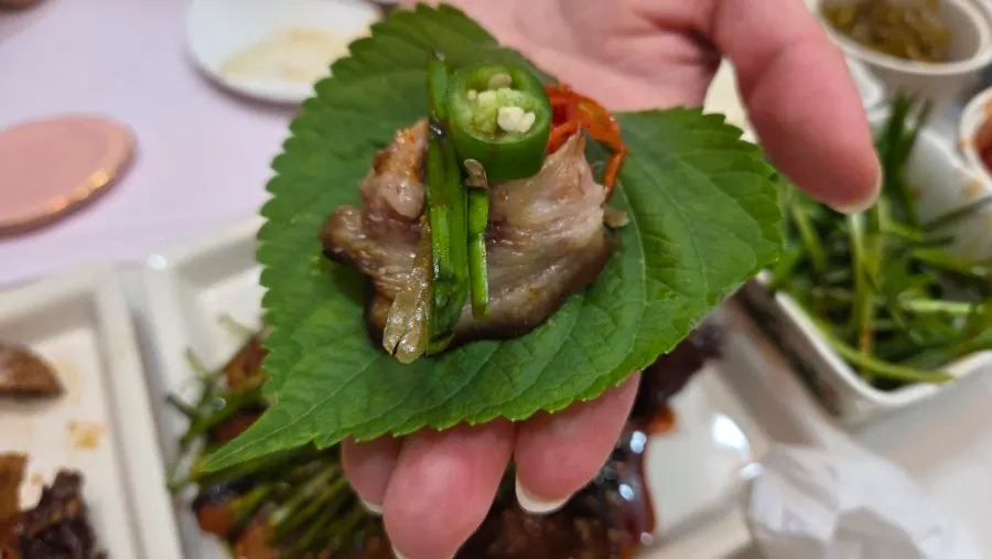 Cheongmi plain jokbal on a plate