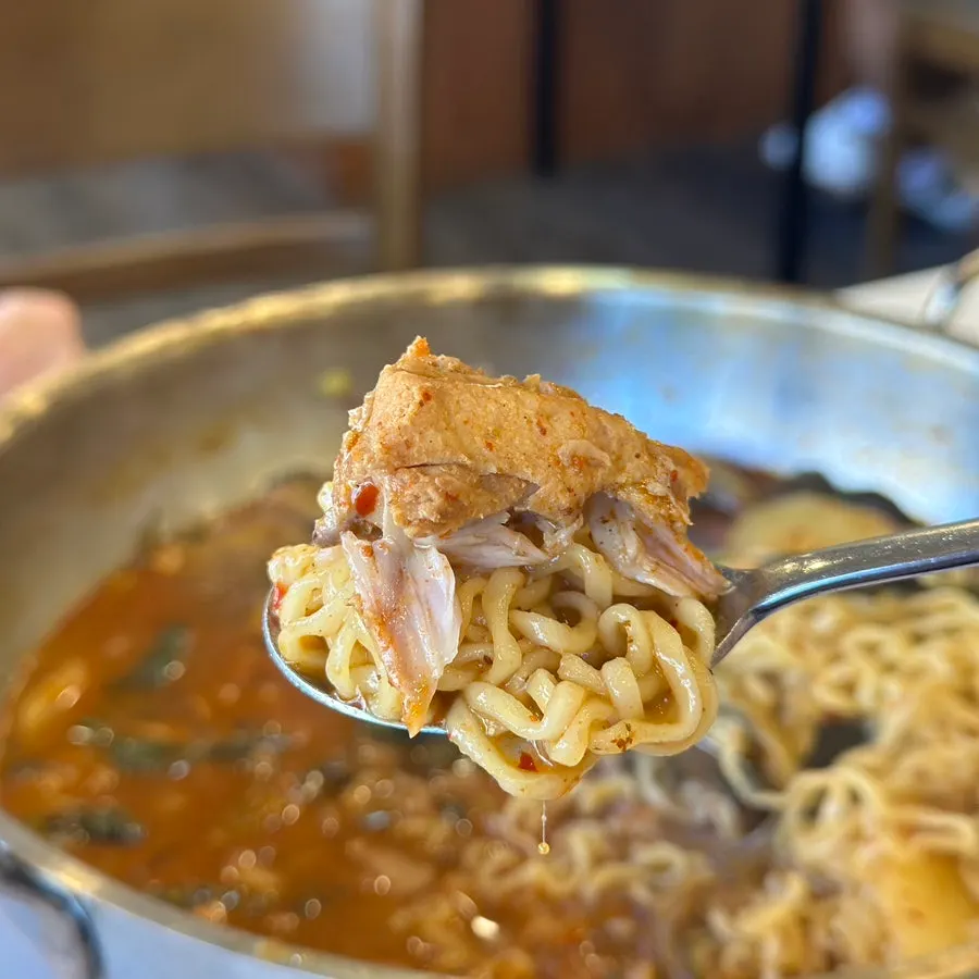 Ramen noodles soaked in gamjatang broth