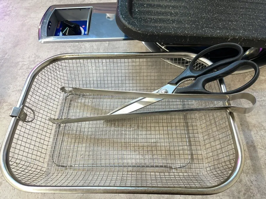Basic side dishes and the steel basket for collecting vegetables