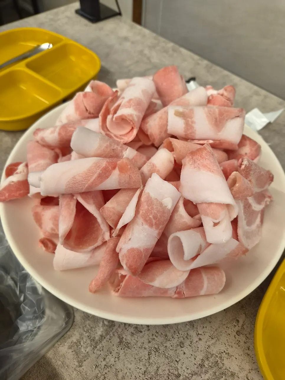 Thin-sliced pork belly with evenly distributed fat